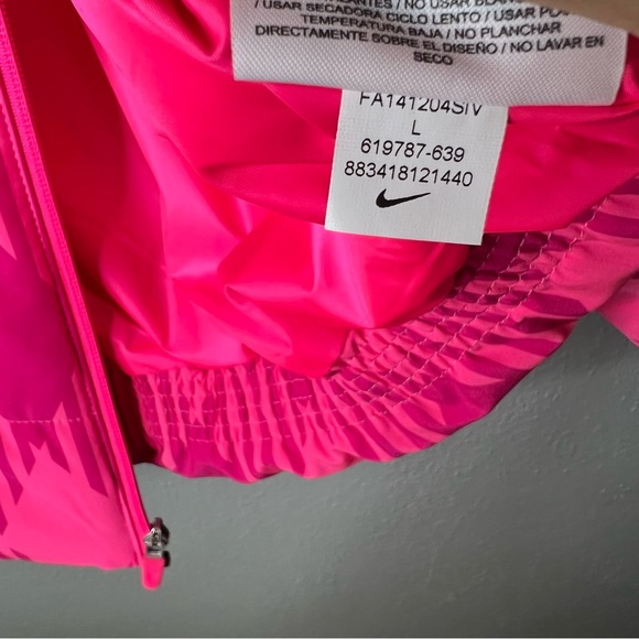 NWOT/Nike women pink puffer vest/Large - Picture 7 of 10